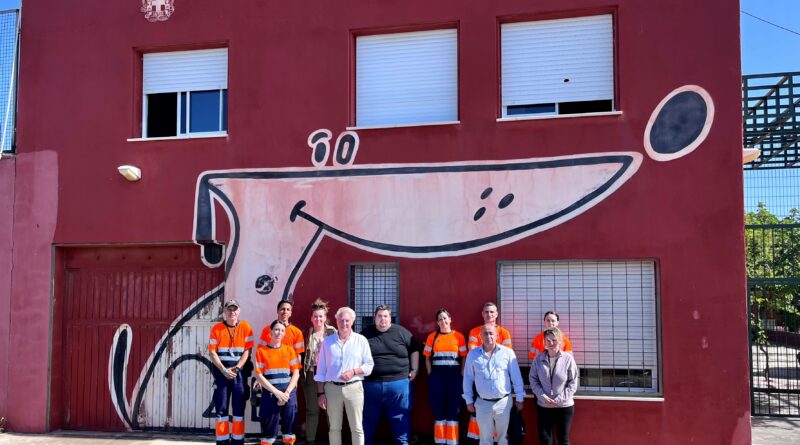 El Ayuntamiento de Almería y Athisa Medio Ambiente firman un contrato para la recogida y cuidado de animales vagabundos en el municipio